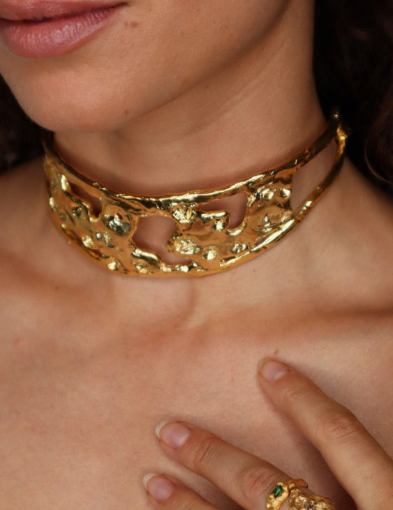 Close-up 1917 Statement Choker sculptural Jewelry | The Bow Jewelry