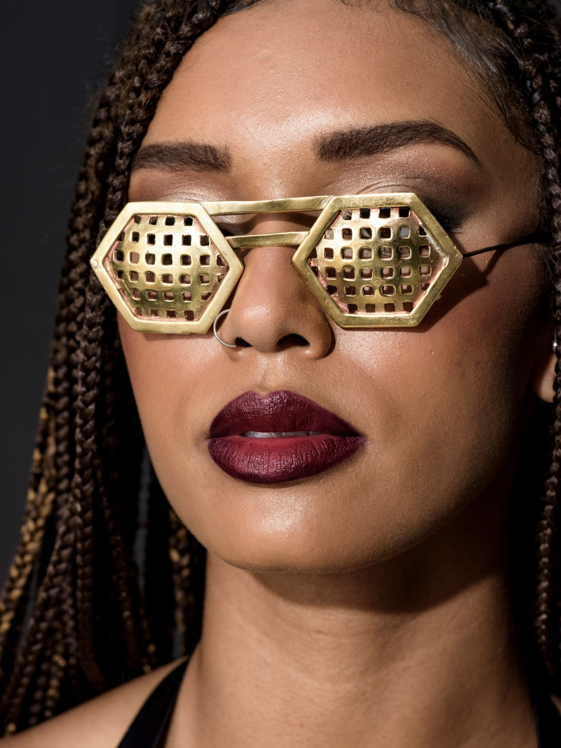 Model wearing pursuit sunglasses | The Bow Jewelry