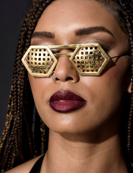 Model wearing pursuit sunglasses | The Bow Jewelry