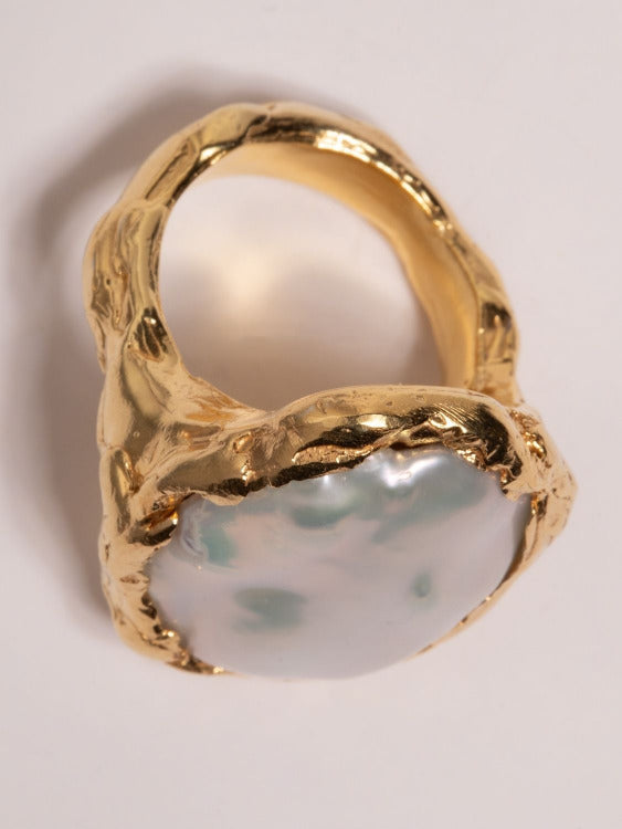 Aurora Pearl Ring sculptural Jewelry | The Bow Jewelry