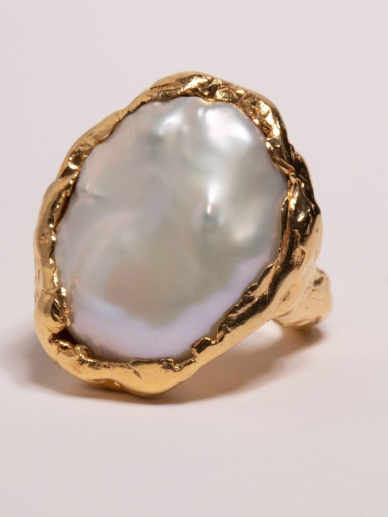 Aurora Pearl Ring sculptural Jewelry | The Bow Jewelry