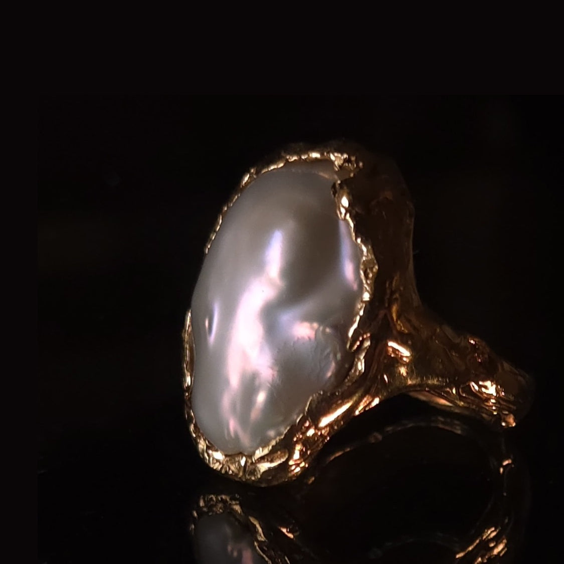 Aurora Pearl Ring | Sculptural jewelry handmade in Montreal | The Bow Jewelry