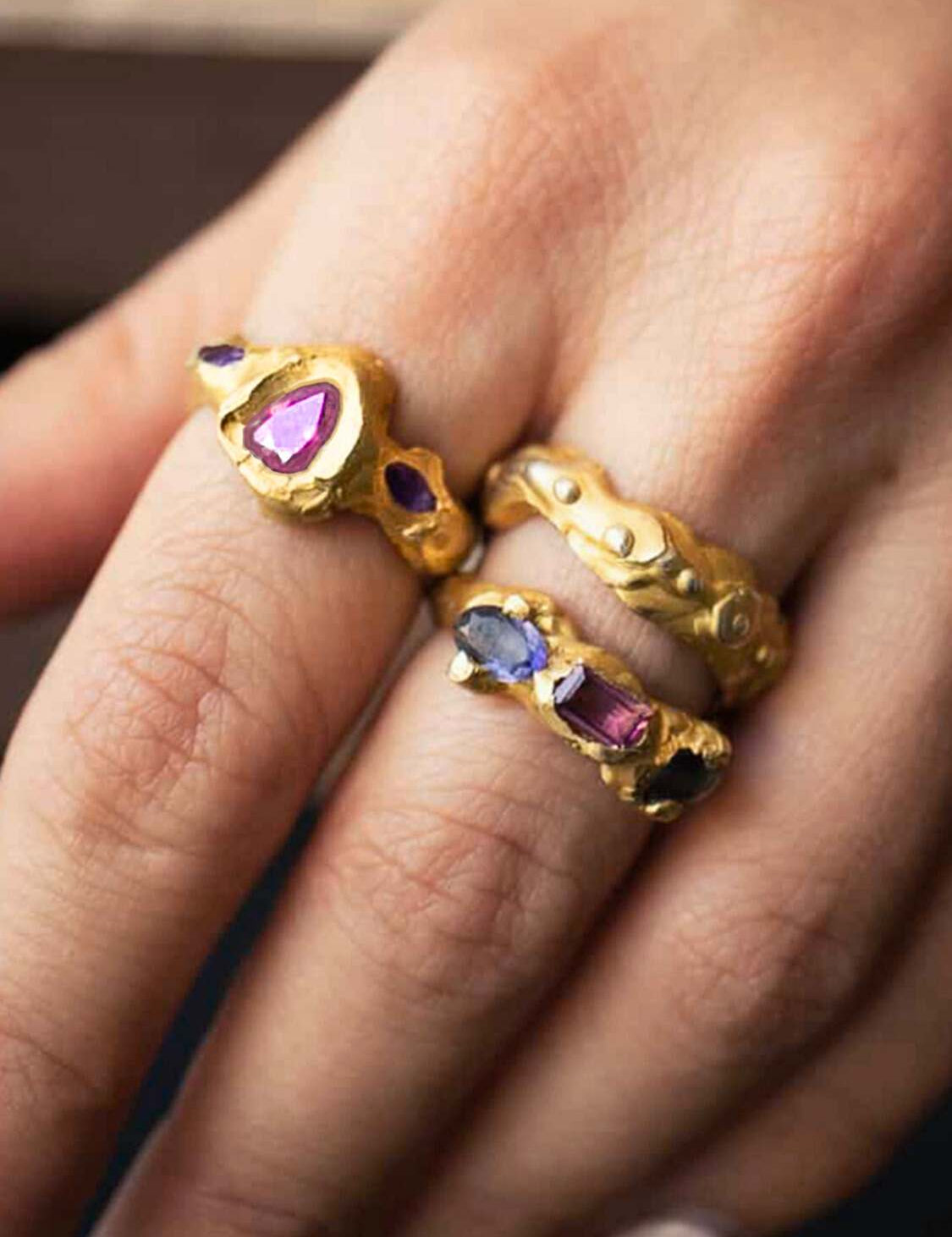Andromeda Pink Gold ring with a pink sapphire and tanzanite gemstones | The Bow Jewelry