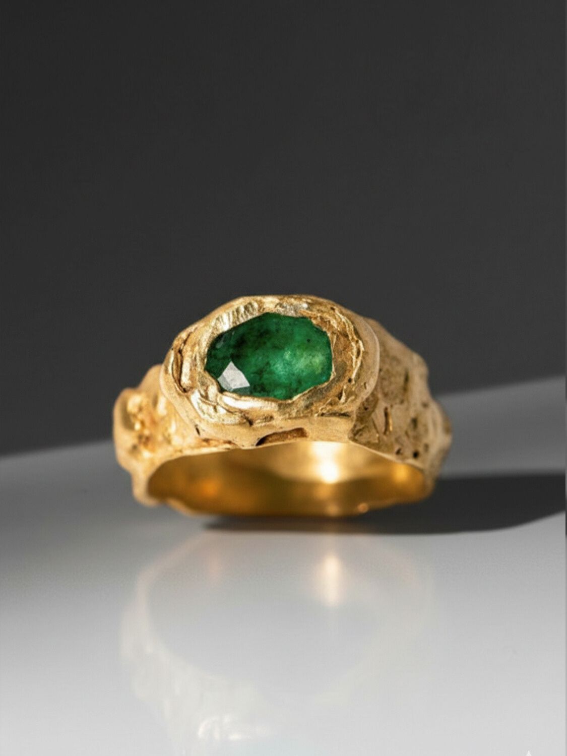 Cleopatra ring set with oval emerald and 18kt gold plating  | The Bow Jewelry