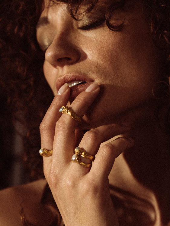 Venus Pearl Ring sculptural Jewelry | The Bow Jewelry